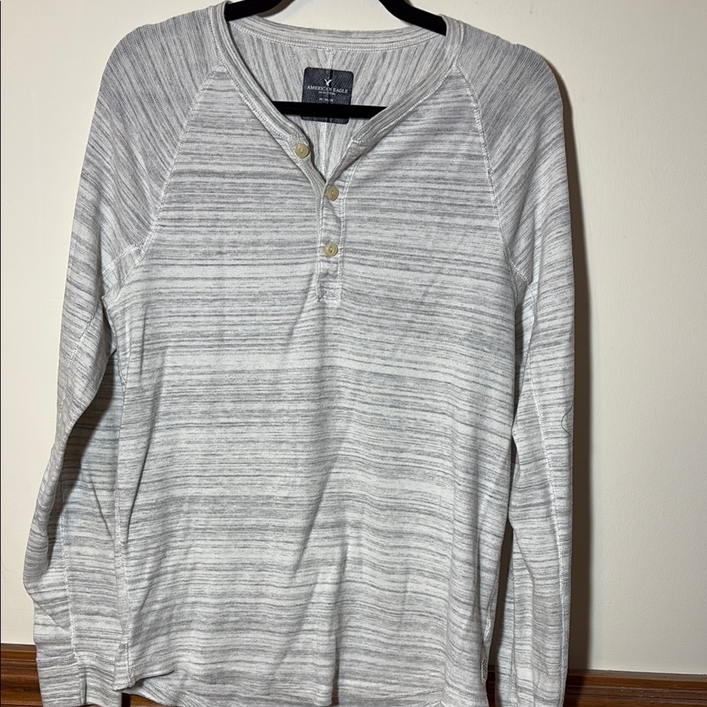 American Eagle Outfitters Gray Long Sleeve Henley